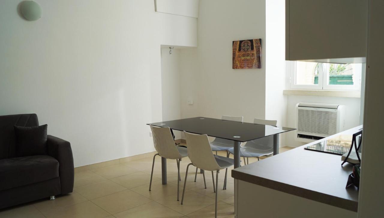 Casa Mamma Elvira Bed & Breakfast เลชเช ภายนอก รูปภาพ